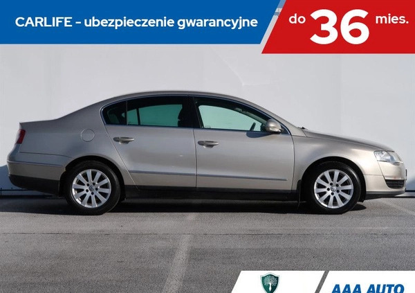 Volkswagen Passat cena 14000 przebieg: 249470, rok produkcji 2005 z Bielsko-Biała małe 254